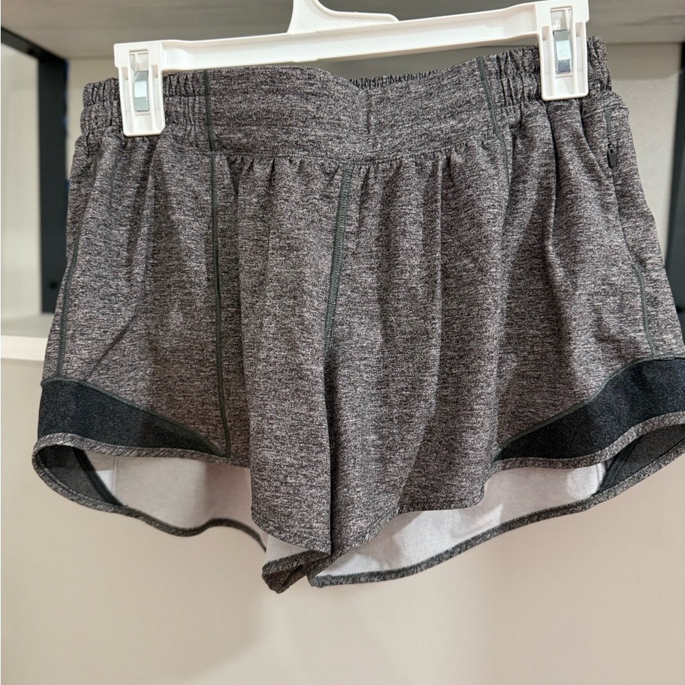 Lululemon
Hotty Hot Low-Rise Lined Short 4"